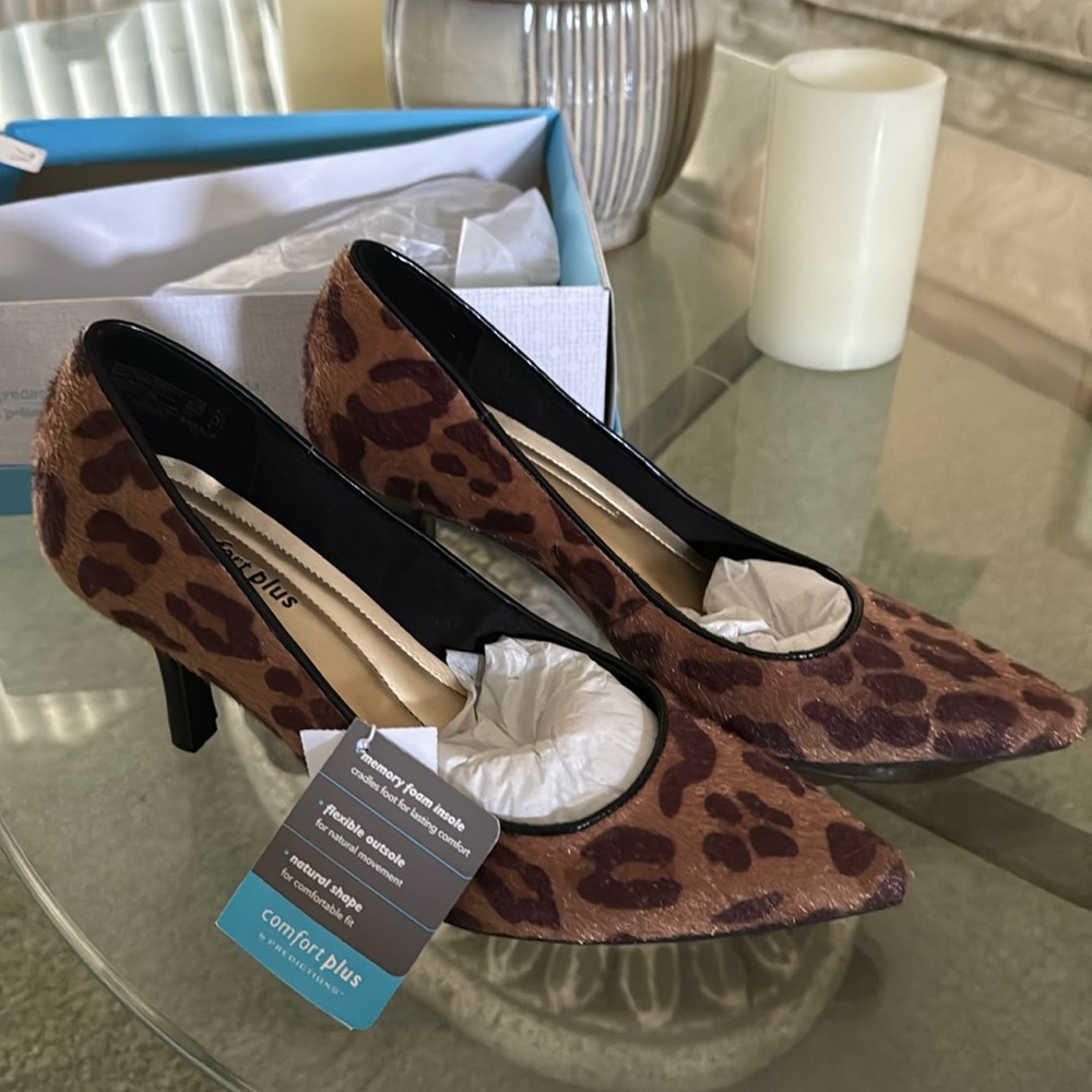 Comfort Plus, size 7.5, leopard print